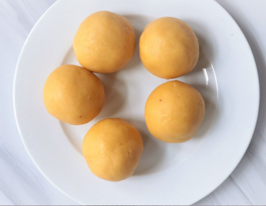 Bọc vỏ bánh với nhân